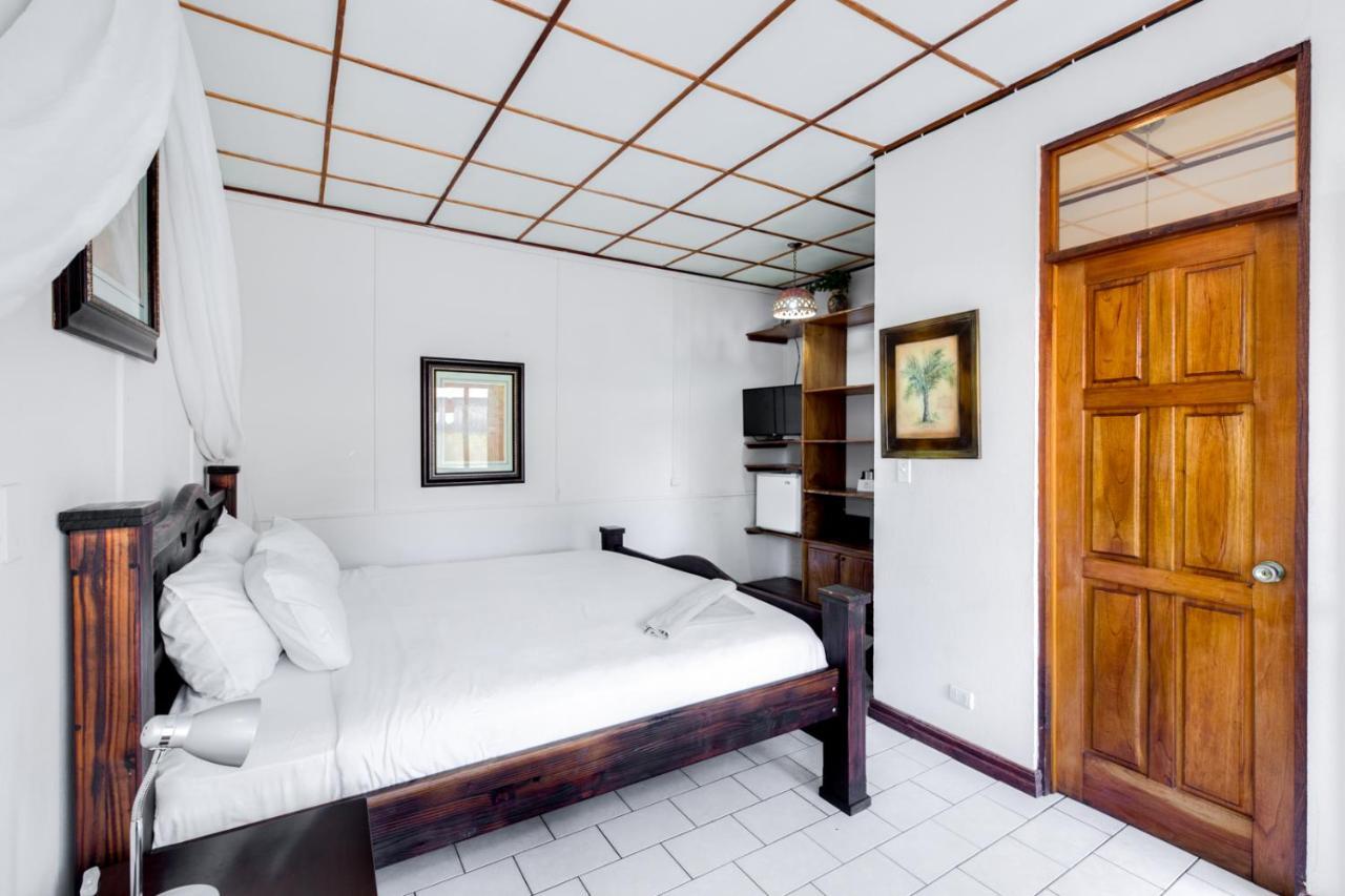 Hotel Poseidon Jaco Luaran gambar
