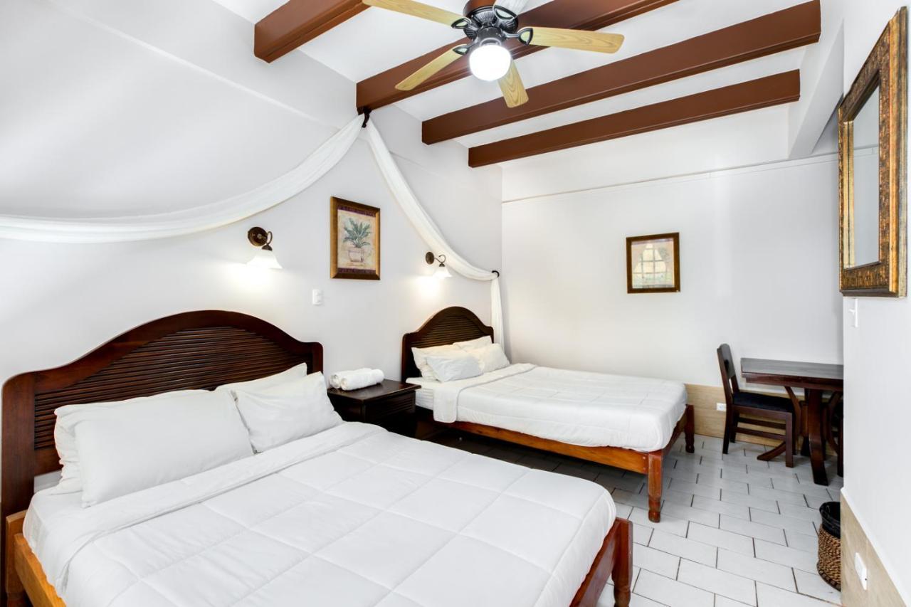 Hotel Poseidon Jaco Luaran gambar