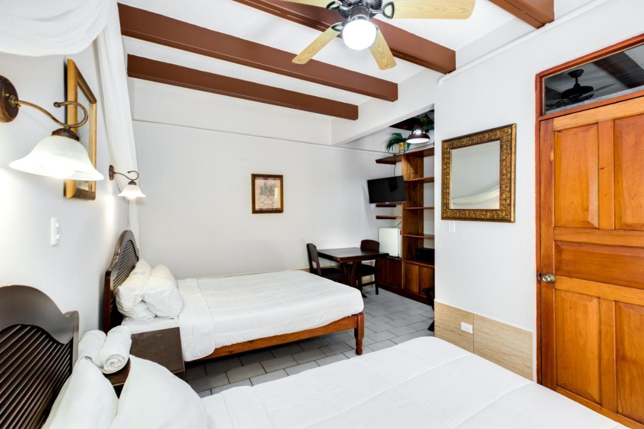 Hotel Poseidon Jaco Luaran gambar